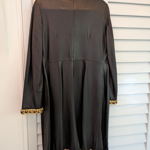 Real leather coat, Chanel style, Emily in Paris, Sex and the City style - Picture 5 of 8